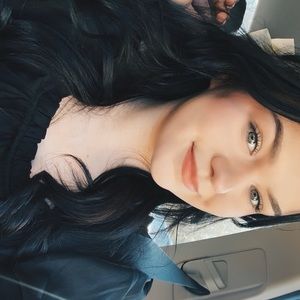 Meet your Posher, Mia